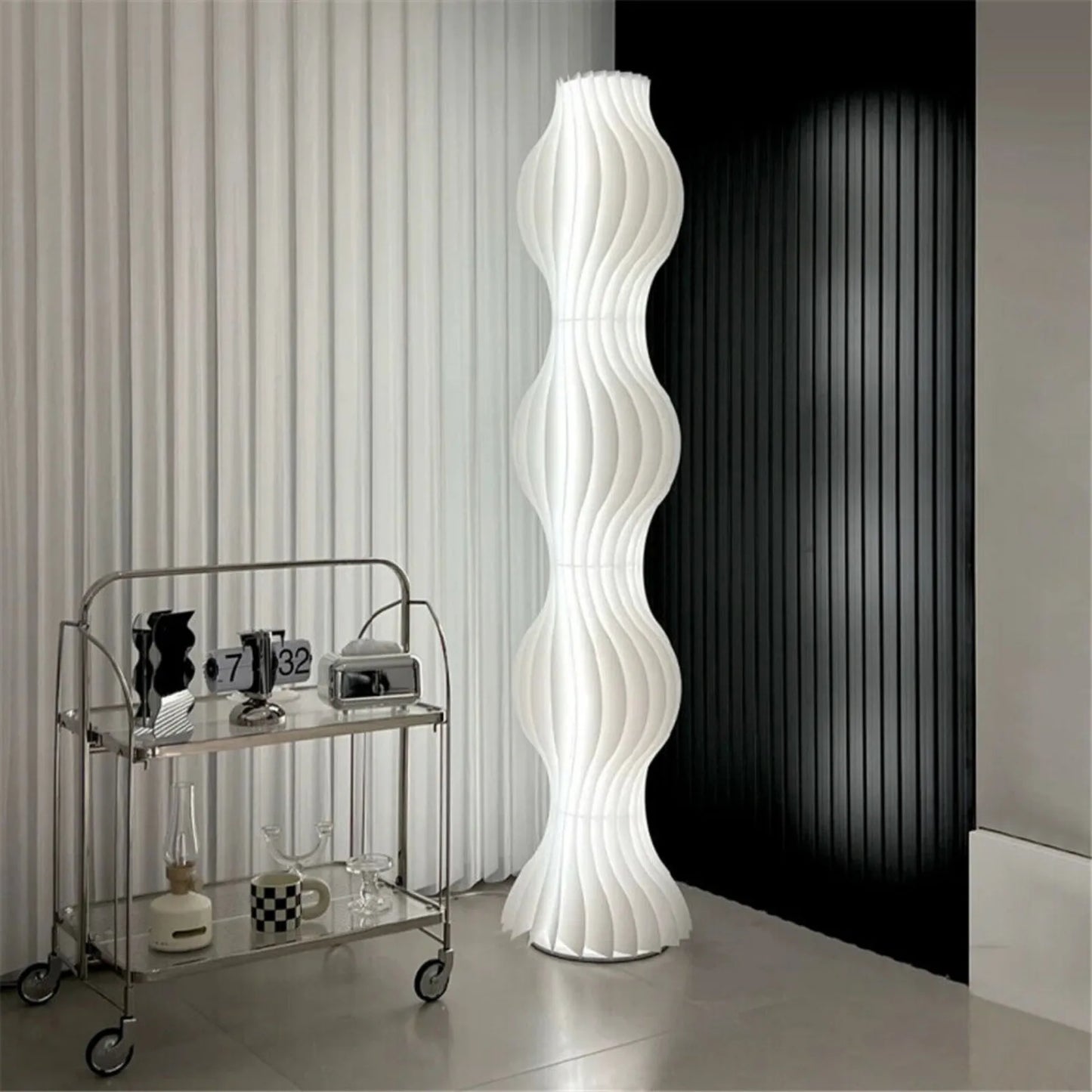 LED floor lamp with adjustable dimming