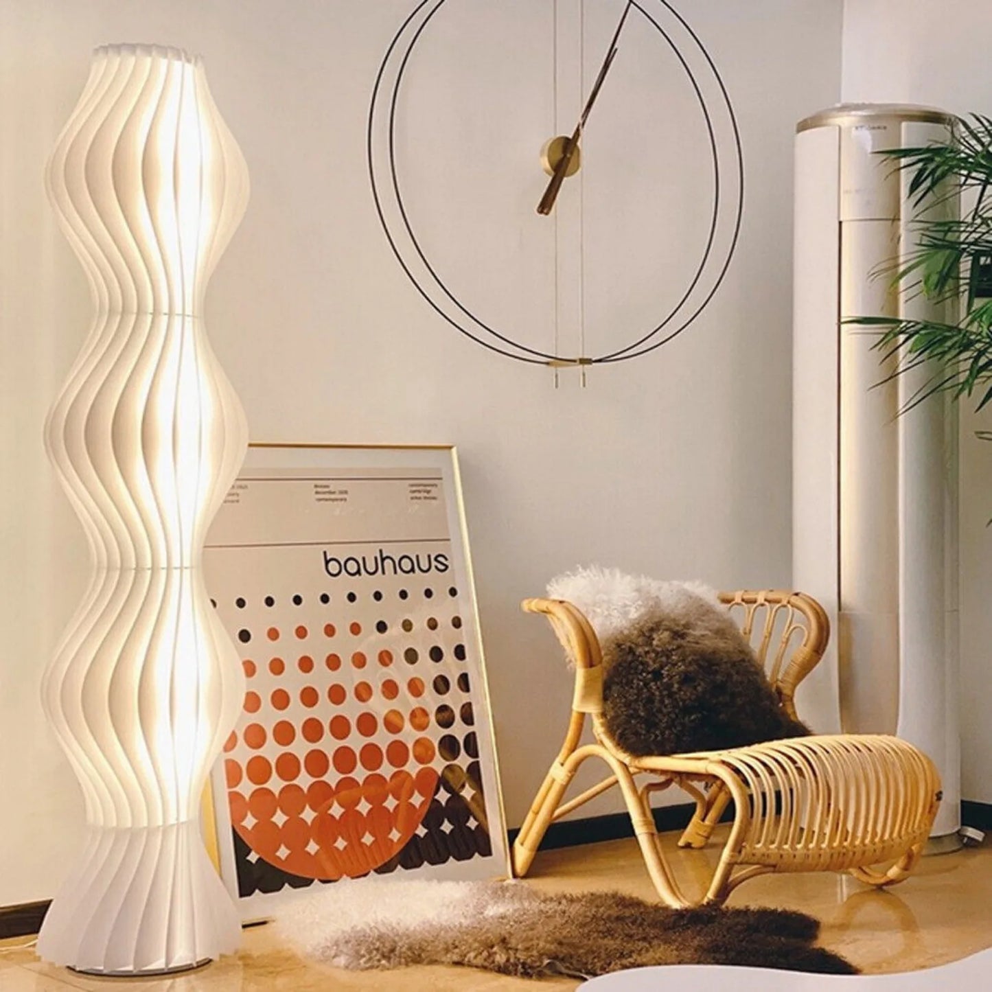 LED floor lamp with adjustable dimming