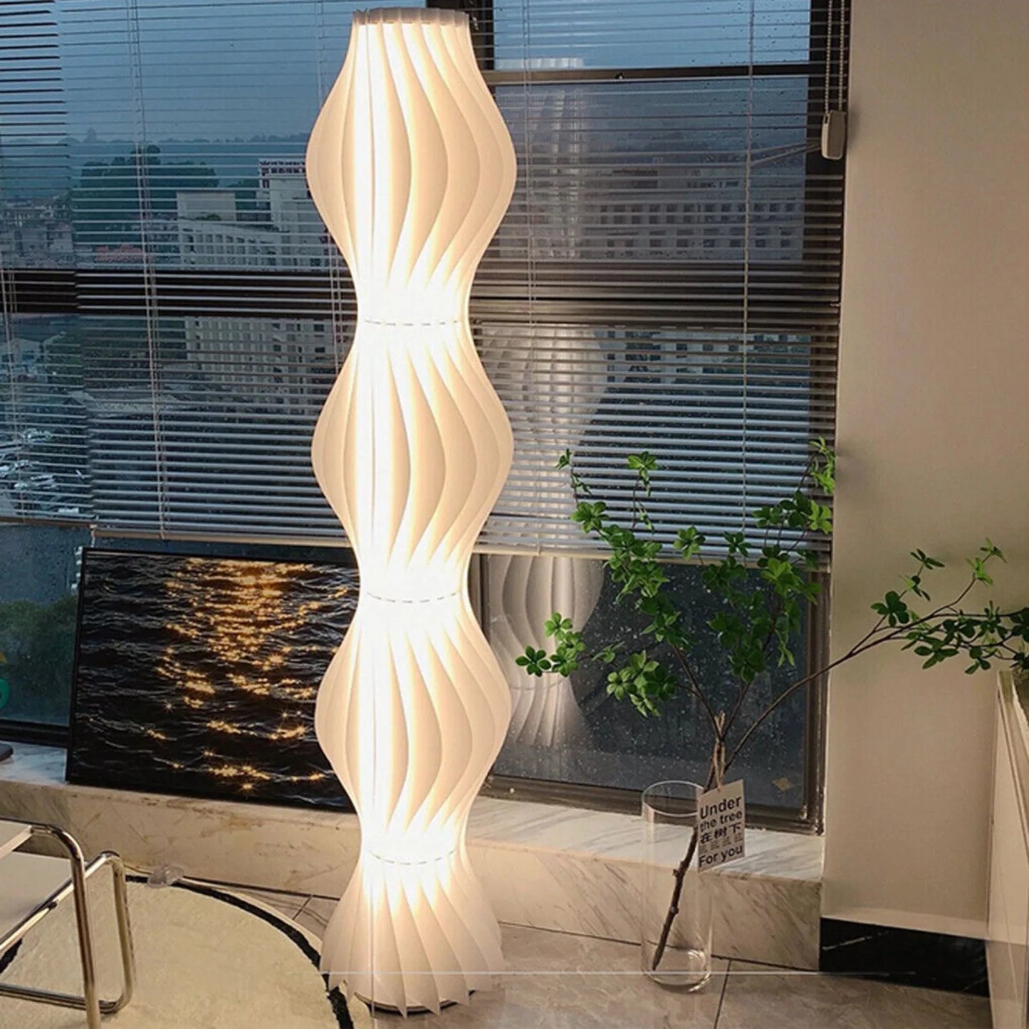 LED floor lamp with adjustable dimming